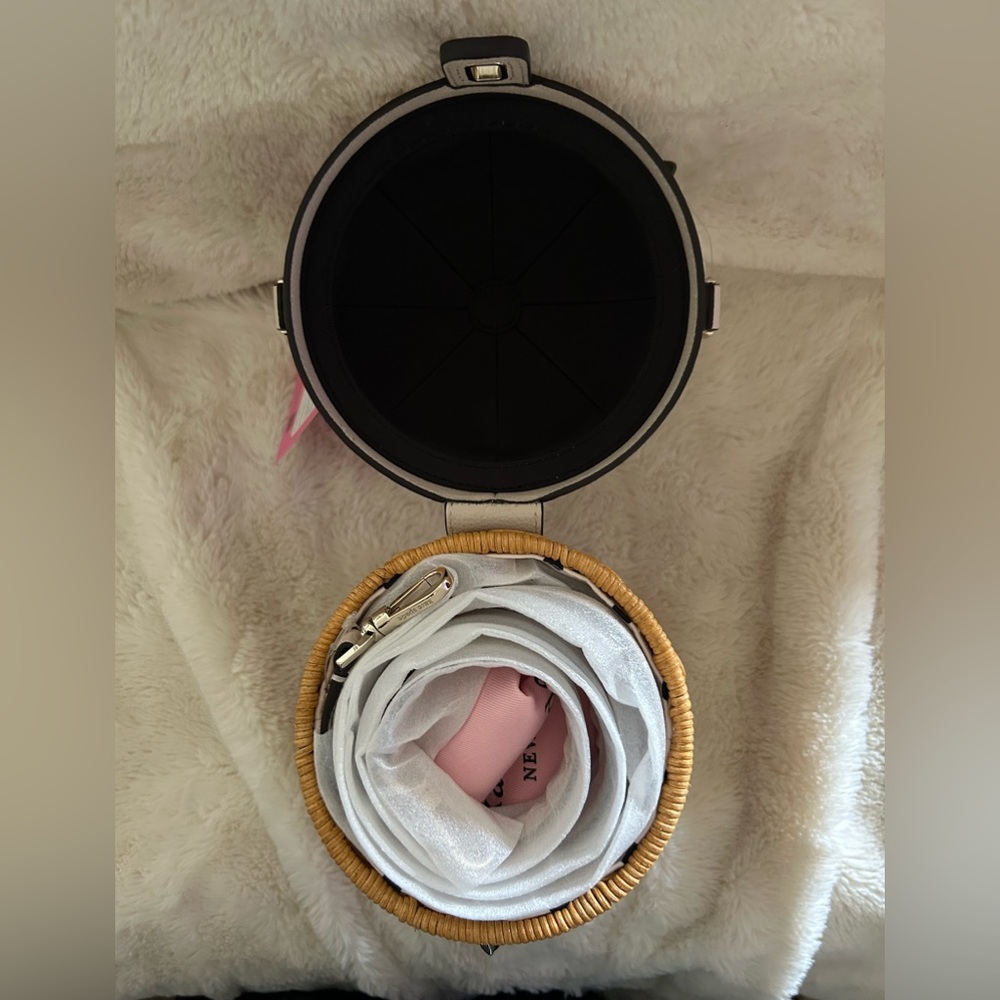 NWT Kate Spade NY brand new 3D wicker flower pot crossbody bag with leather trim - Picture 4 of 4